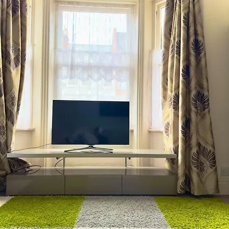 Budget 2 Bedroom Apartment Close To Hyde Park Londra Esterno foto