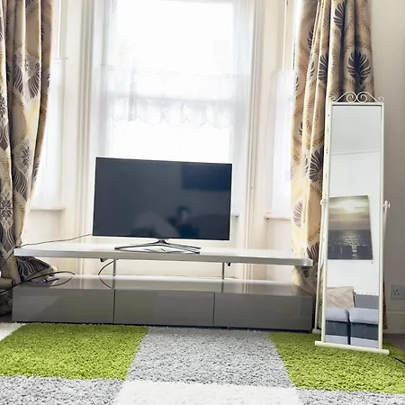 Budget 2 Bedroom Apartment Close To Hyde Park Londra Esterno foto