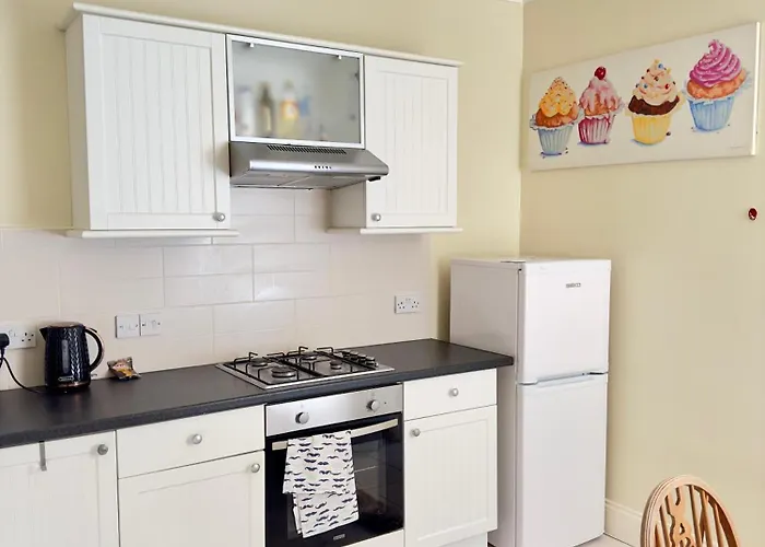 Budget 2 Bedroom Apartment Close To Hyde Park