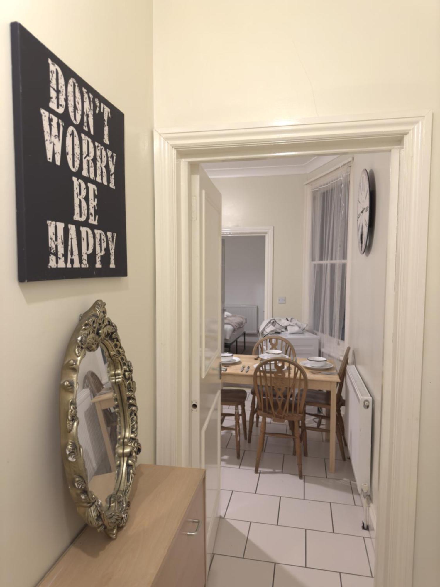 Budget 2 Bedroom Close To Hyde Park * Londra