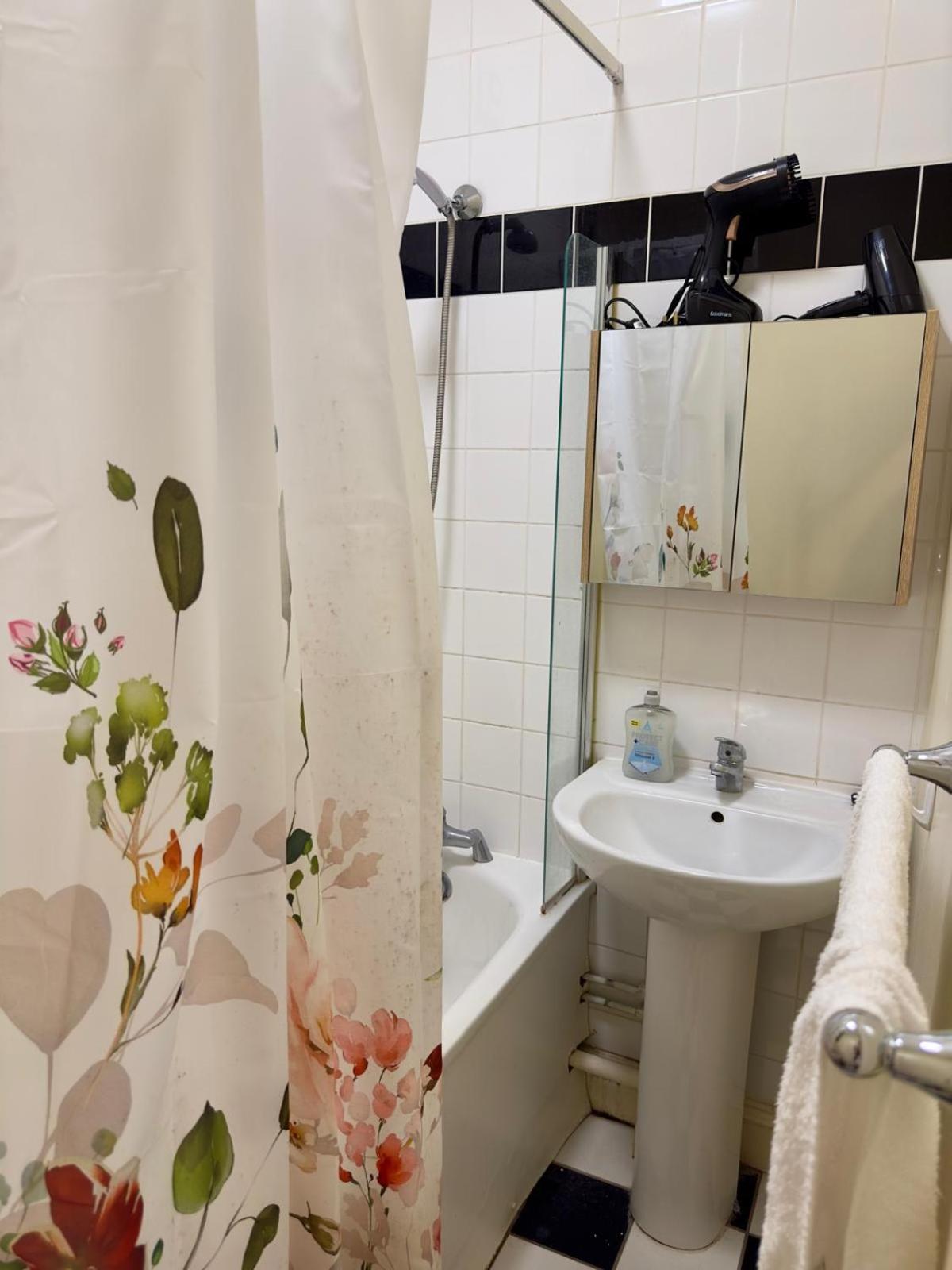 Appartamento Budget 2 Bedroom Close To Hyde Park Londra