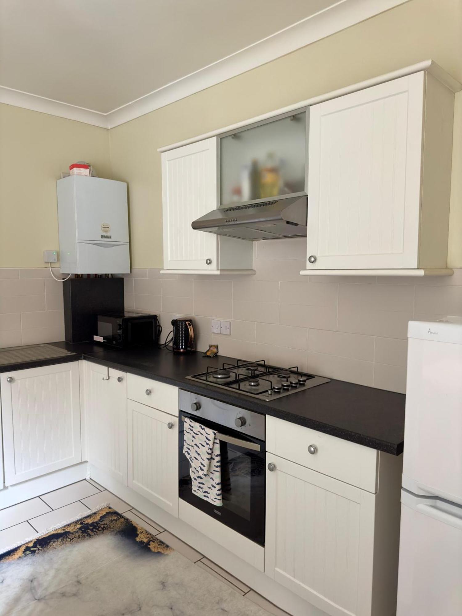 Budget 2 Bedroom Close To Hyde Park Appartamento *