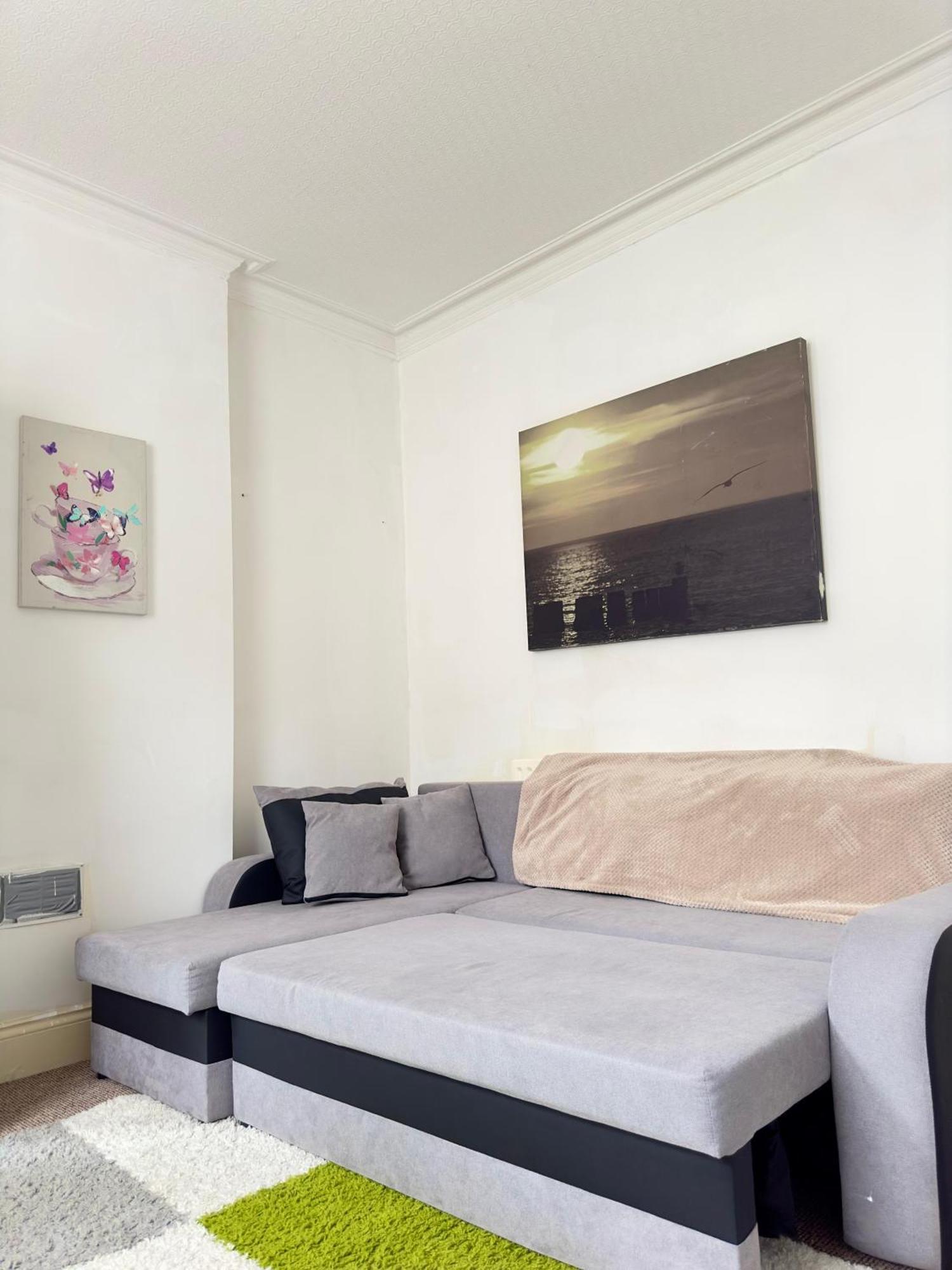 Budget 2 Bedroom Close To Hyde Park Appartamento *